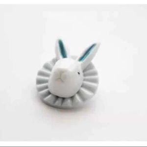 Vintage Jewelry - Handmade Porcelain White Bunny Rabbit Brooch Vintage Jewelry - Handmade Porcelain White Bunny Rabbit Brooch